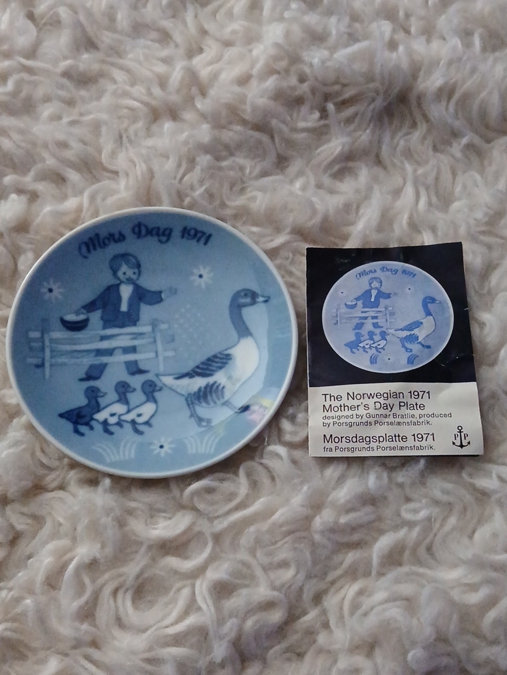 Porsgrund 1971 Mother's Day Blue & White Collector Plate